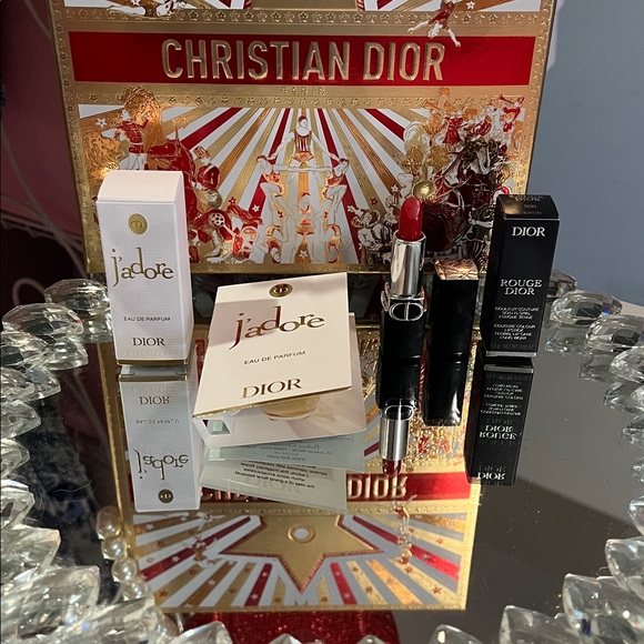 Christian Dior Red Star-Shaped Pouch w- Red Rouge 999 Mini & More - Picture 3 of 7